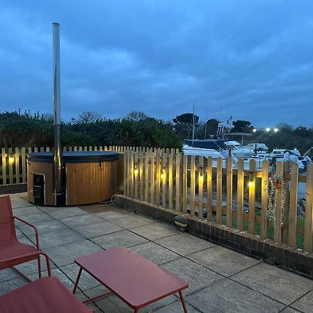 Hot Tub With A View - Christchurch Harbour Esterno foto