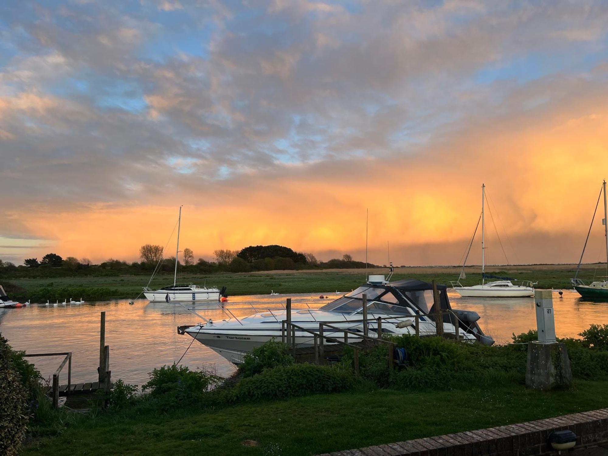 Hot Tub With A View - Christchurch Harbour Esterno foto