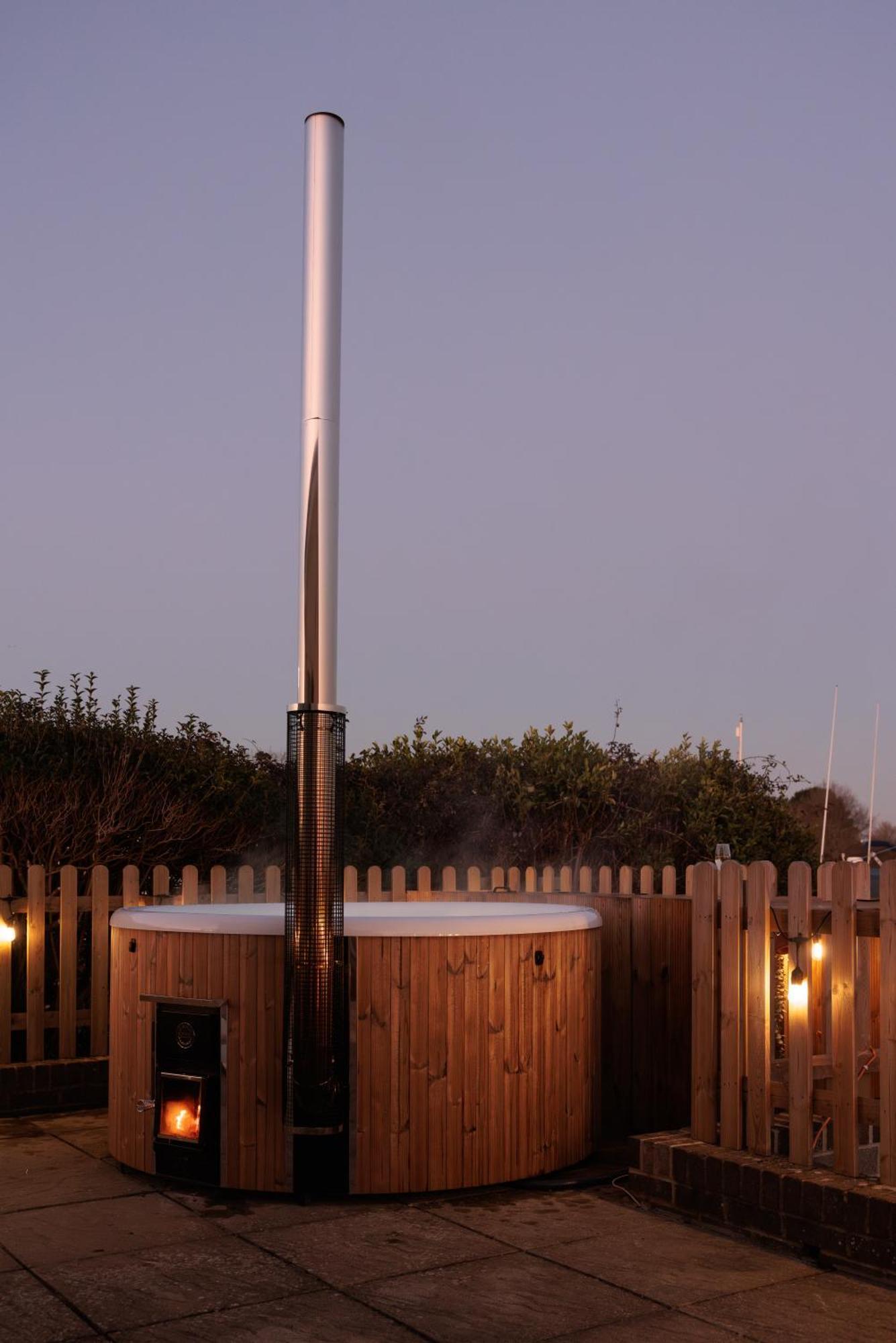 Hot Tub With A View - Christchurch Harbour Esterno foto