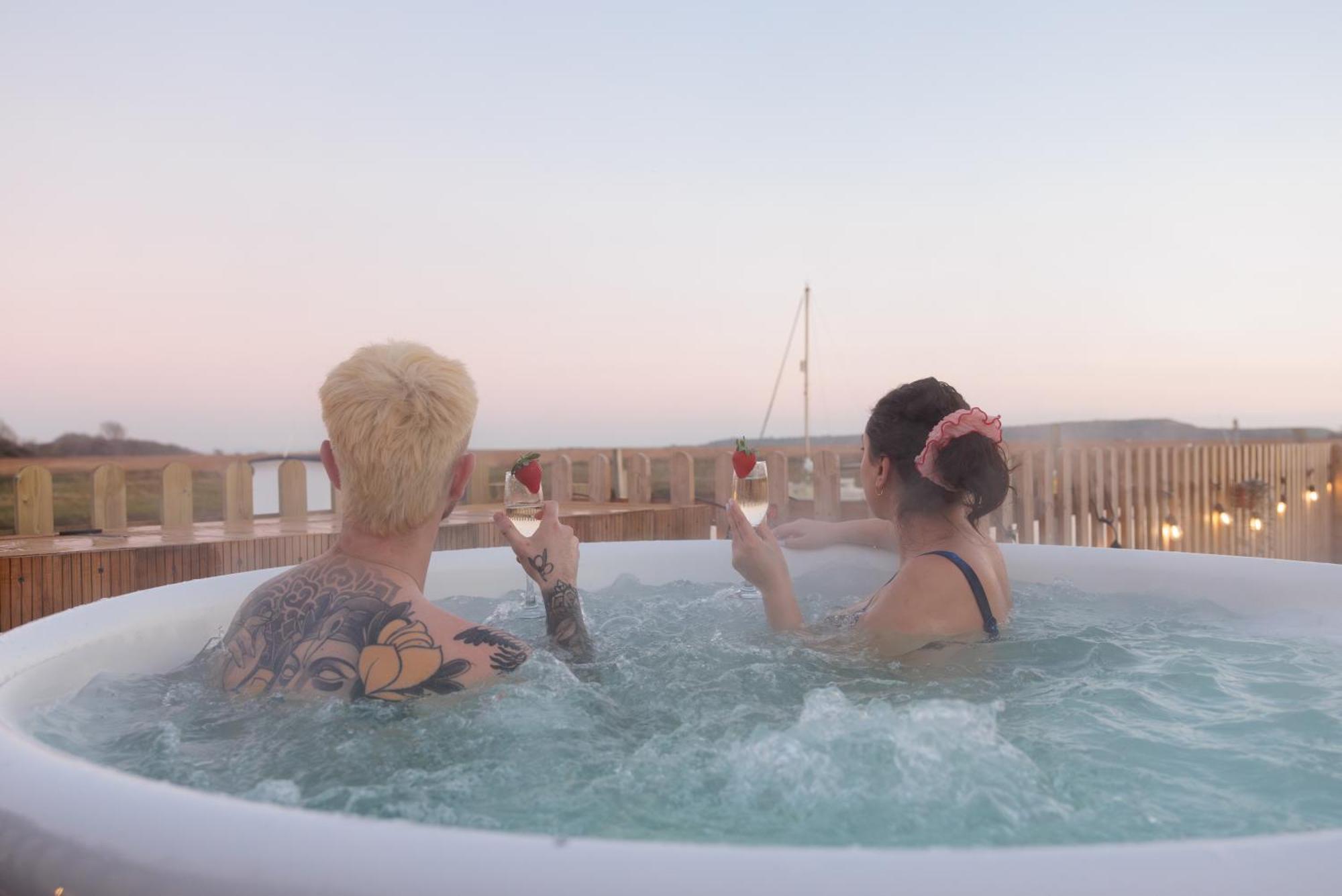 Hot Tub With A View - Christchurch Harbour Esterno foto